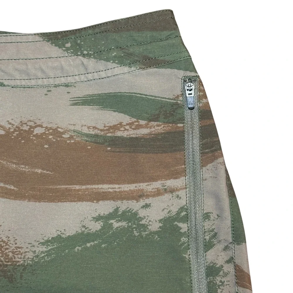Roark Layover Trail Shorts Mens 38 Camo Hybrid Stretch Zip Pocket Hiking Outdoor